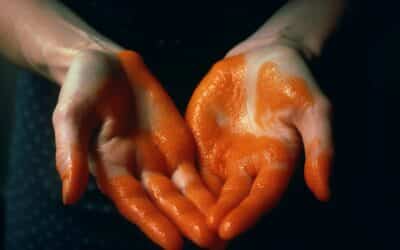 Tache oranges sur les mains – pourquoi ?